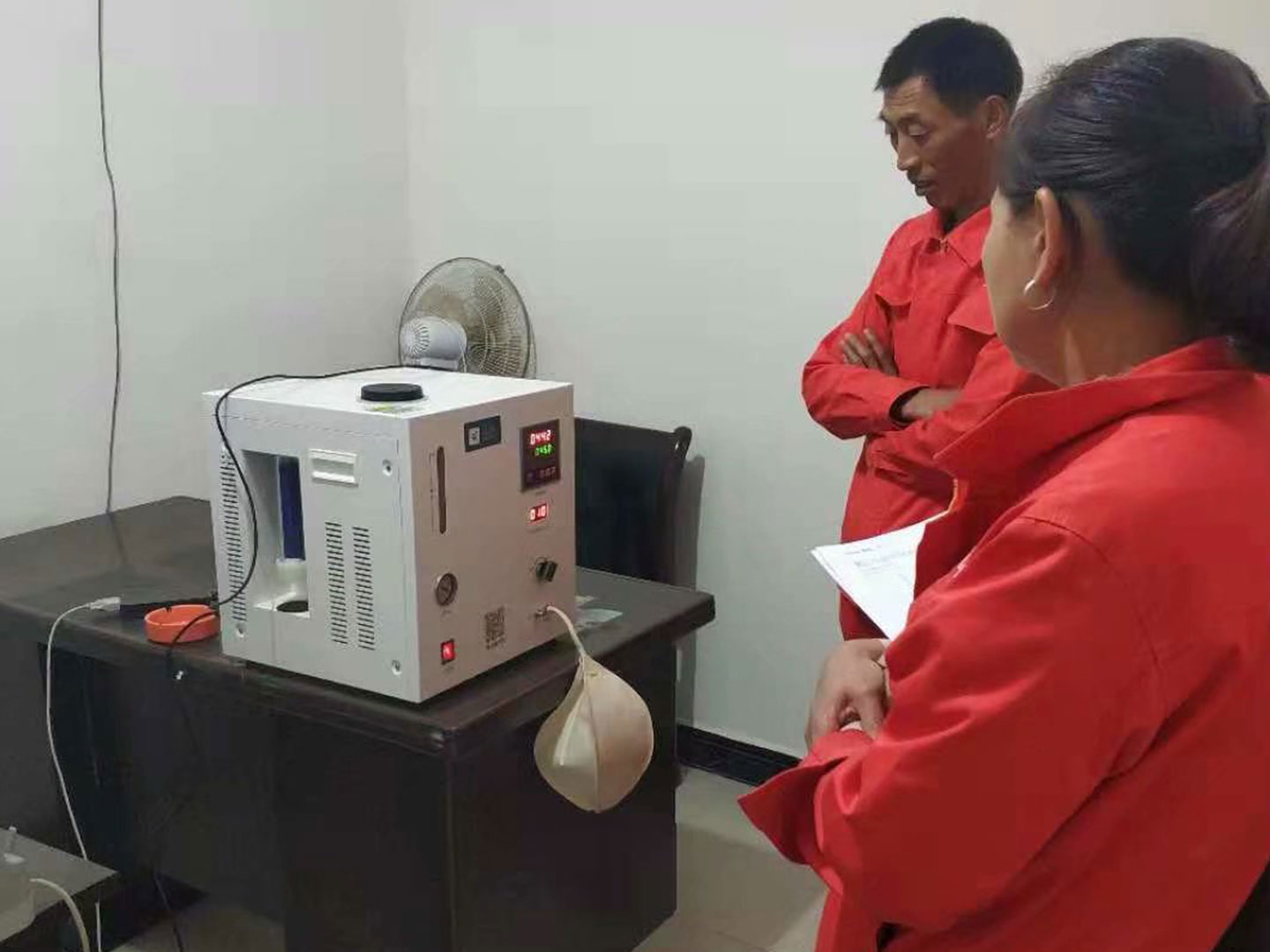 五龙液化气站液化气分析仪安装调试现场